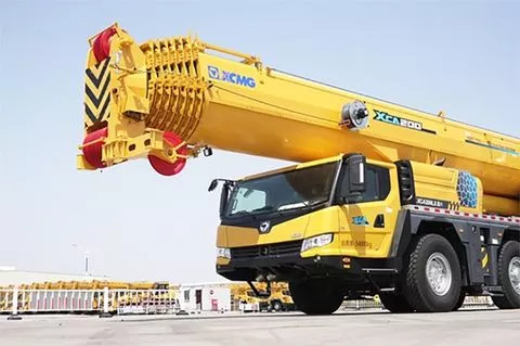 XCMG New 200 Ton XCMG 8-Section Boom Four-Wheel Drive Dual