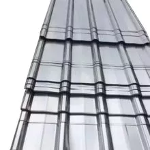 O telhado é feito de aço galvanizado em alumínio