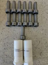 Ropa de cama, ferretería. Piezas de repuesto para barcos