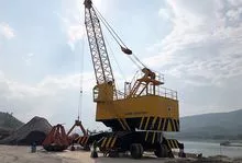 Mobile tyre crane