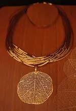 Necklace with 10 Waxed Threads and Cerrado Leaf