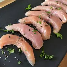 Venda imperdível de tiras de frango congelado