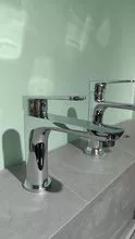 Especializada na produção de torneiras de cozinha, torneiras de banheiro, chuveiros, armários de banheiro, espelhos de banheiro