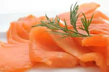 Salmón ahumado congelado