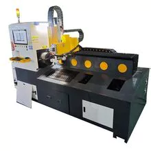 A máquina de corte de tubos a laser CNC1500W é adequada para cortar todos os tubos redondos e quadrados com uma espessura de parede inferior a 3mm