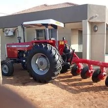 Tractor agrícola Massey Ferguson MF 385 de 85HP bastante utilizado