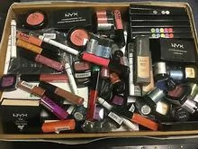 NYX Wholesale Cosmetics, Mistura de Maquiagem Variada