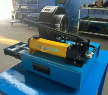 La máquina prensadora de manguera manual de 1 pulgada es de HydraForth