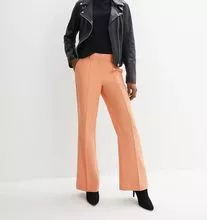 2,90 € — Stock Pantalones de Mujer, Temporada Primavera y Verano, Talla Europea 32, Pedido Mínimo a partir de 20 piezas
