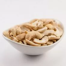 Raw cashew nuts