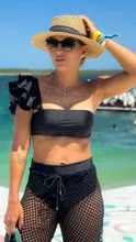Bikini con mangas con volantes y pantalón de malla