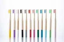 Escova de dentes redonda pintada, modelo adulto de bambu YNPX-010A da escova de dentes