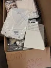 Lote n.º 10 Summer Mix 104 piezas ropa de marca mujer y hombre, valor de venta al público 6760 €, precio unitario 2,62 €, camisetas vestidos pantalones mix