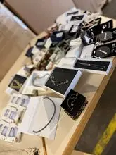 Desde 5,50 € – Conjunto de joyas Categoría A: Conjuntos nuevos y empaquetados: collares, pendientes, pulseras, anillos, directamente desde Europa