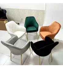 Sillón suave verde grisáceo