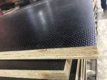 Madera contrachapada recubierta de plástico antideslizante