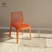 Cadeira de jantar de plástico com design vazado EaseNeat