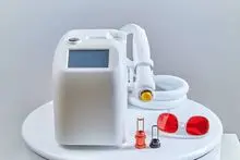 Máquina de remoção de tatuagem a laser Q-Switched personalizada OEM - Equipamento dedicado à remoção de pigmentos para salões de beleza