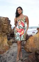 Vestido Curto de Alcinhas - Estampa Cajueiro