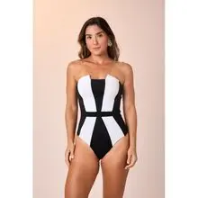 Traje de baño atrevido 