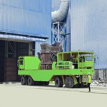 Transpaleteira elétrica de alta capacidade para movimentação de materiais em siderúrgicas.
