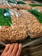 Pellets para calefacción en venta baratos DIN EN Plus-A1 EN Plus-A2 (6-8mm) Pellets de madera de pino y haya a la venta ahora