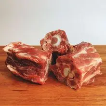 Fornecedor atacadista de carne de cordeiro congelada, oferecendo sabor fresco, qualidade premium e preços competitivos.