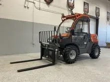 Telehandler Compacto – Capacidade de 1.360 kg