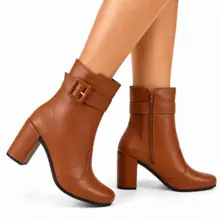 BOTA FEMININA DE CANO MEDIO COM FIVELA