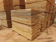 Madera de Pino Serrada