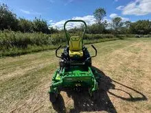 Cortadora de Grama Zero Turn JOHN DEERE Z994R Premium para Cuidado Profissional do Gramado com Desempenho Poderoso e Corte de Grama Eficiente