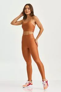 Cálido系列：上衣、打底裤和短裤套装