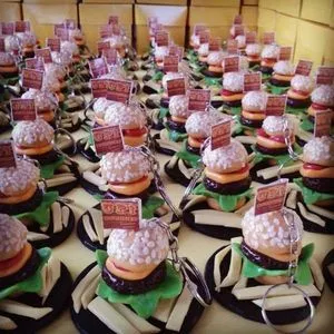 Corporate gifts - personalized keychains - Burger Chain