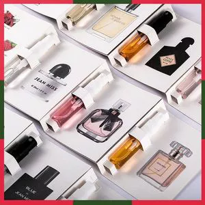 Lápiz labial, perfume