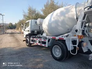 Caminhão misturador 3 baldes