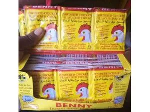Caldo de frango em pó com sabor Benny