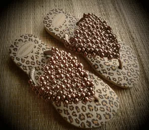 Chinelo Decorated with Pearls