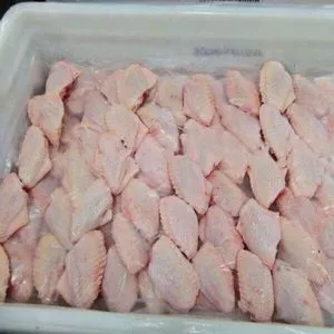 Patas de frango congeladas com caldo fresco, ASAS DE FRANGO,...
