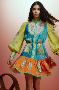 Vestido de camisa de linho de férias manga bufante Um pêndulo