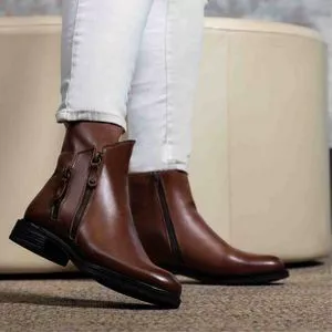 Low-cut boot with zipper DIA002