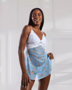 Camisola Luxo Stephane: Lingerie de Luxo com Acessórios Luxuosos 