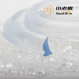 O PVC foi plastificado com pellets de cloreto de polivinila para...