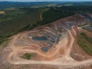Planta minera de manganeso en operación en MG, Brasil