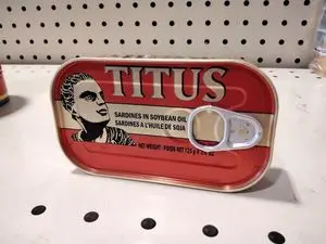 Sardinha enlatada em óleo vegetal