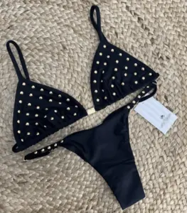 Bikini tridimensional de seda negra (tipo de soporte)