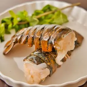 Oferta caliente: Langosta fresca, tierda blanda y marisco...