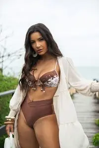 Biquíni Top Bojo Com Ilhoses e Calça Hot Pant