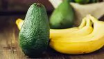 香蕉、葡萄和鳄梨水果