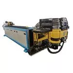 A dobradeira automática do tubo dobra...